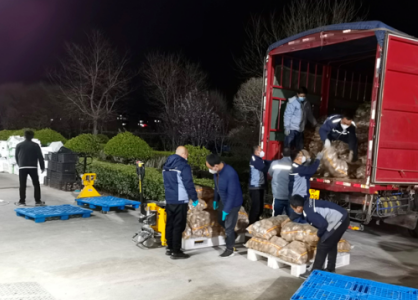 疫情下，甘肅物流行業(yè)利用手動液壓搬運車等工具保障物資供應